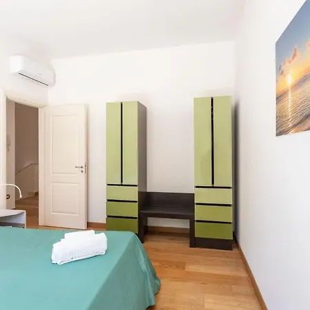 Quadrilocale Corso Italia 29 Piano Terra Con Spazio Esterno Holiday home